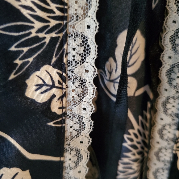 Victoria's Secret Negligee Black Tan Floral with Lace Open Front Ribbon Tie - Picture 3 of 5